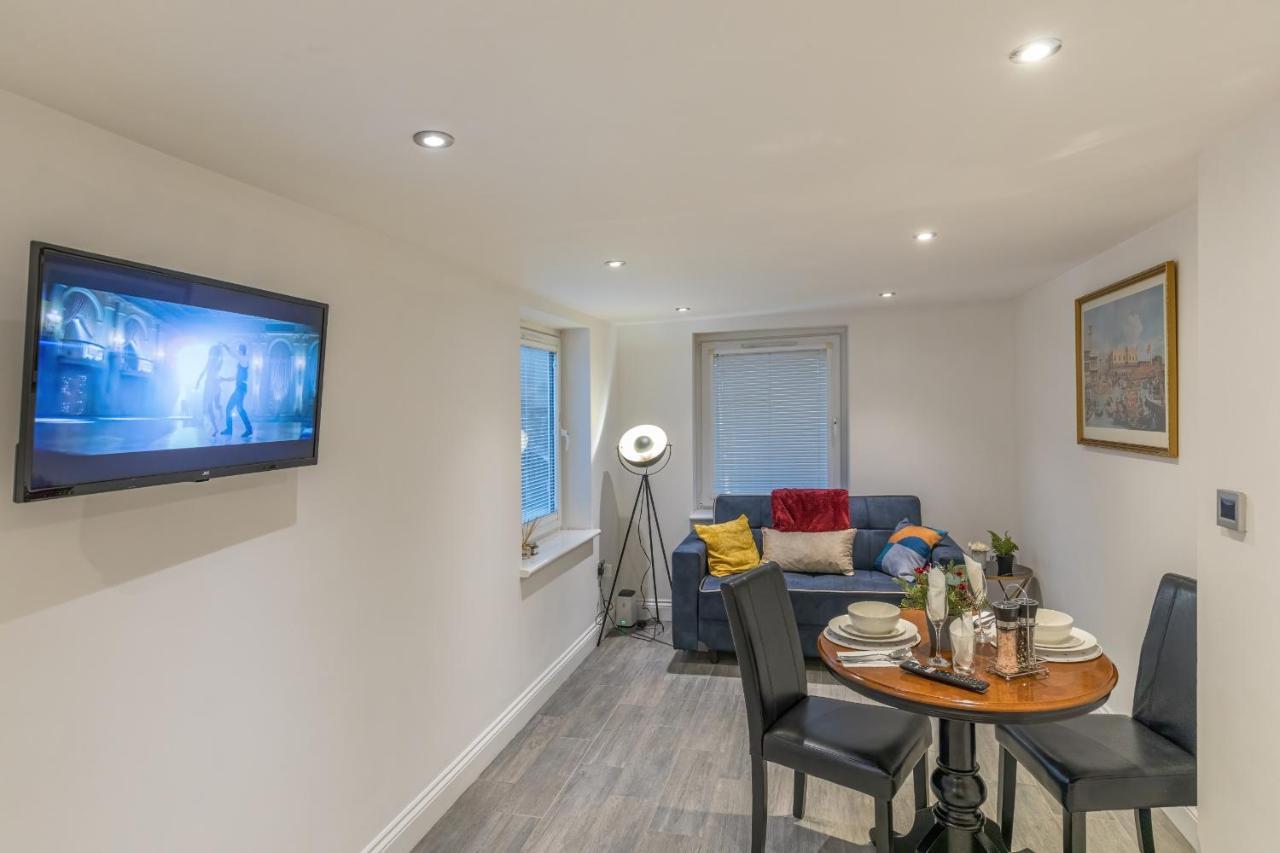 Apartment Luxury Hollywood Getaway In The Heart Of The Hove